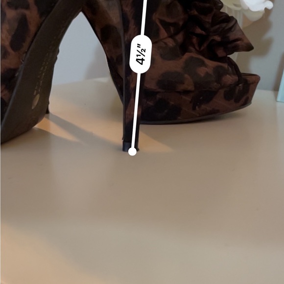 Chinese Laundry 🐆 Leopard Booties - Picture 4 of 5
